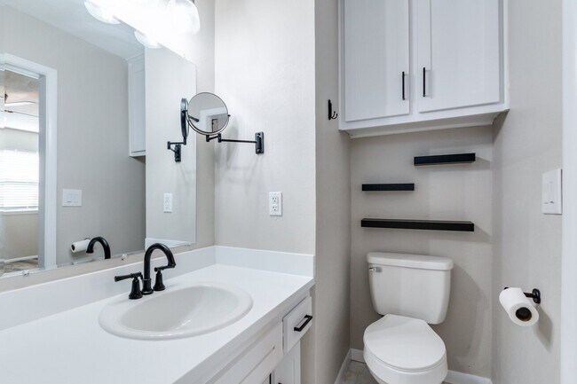 Building Photo - 4305 NW 59th St
