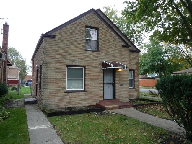 Building Photo - 8357 S Hoyne Ave