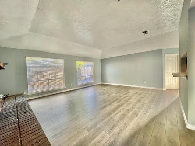 Building Photo - 102 Greenshire Dr