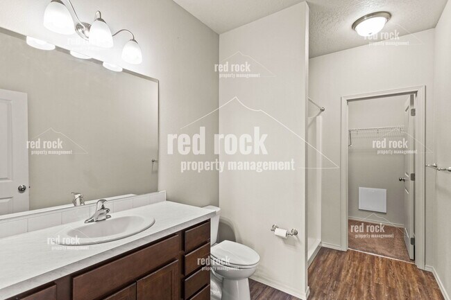 Building Photo - 304 S Marigold Ln