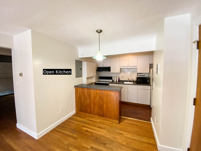 Kitchen - 11 Commonwealth Ct