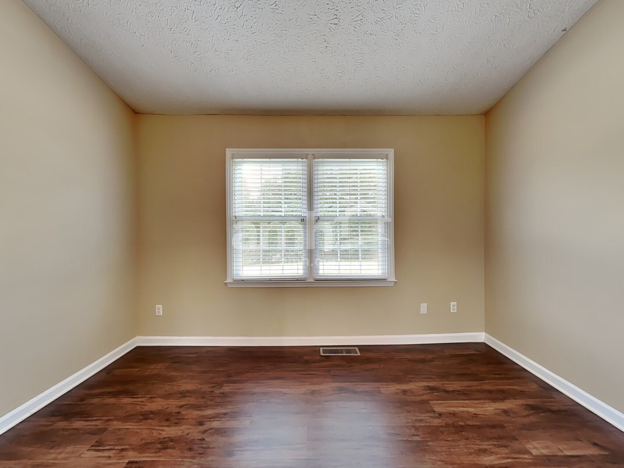 Building Photo - 541 Clyde Dr