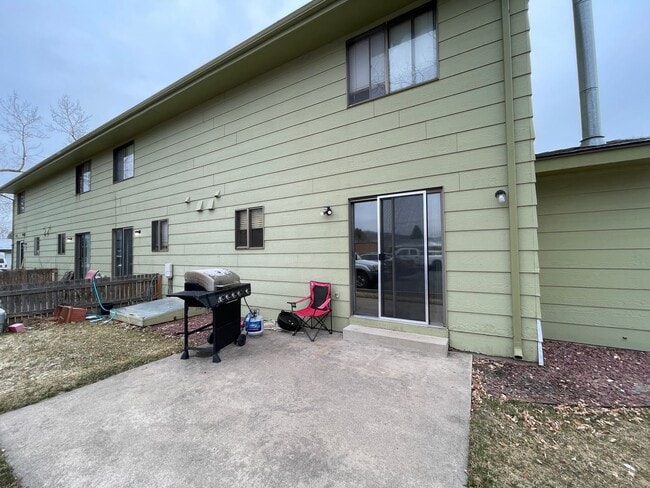 Building Photo - 1624 Azalea Dr