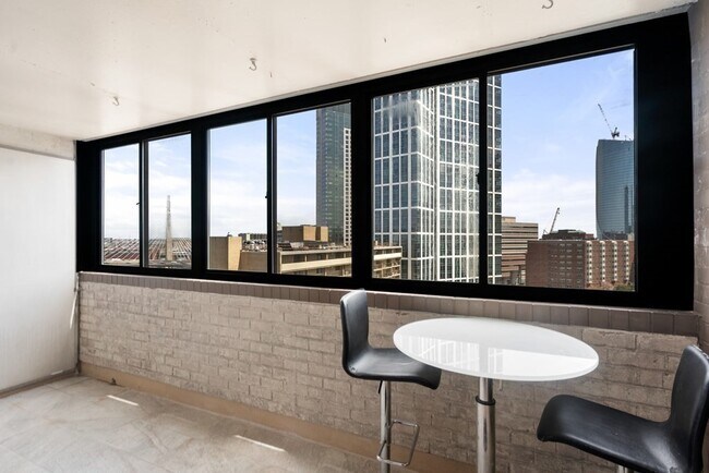 Building Photo - 6 Whittier Pl