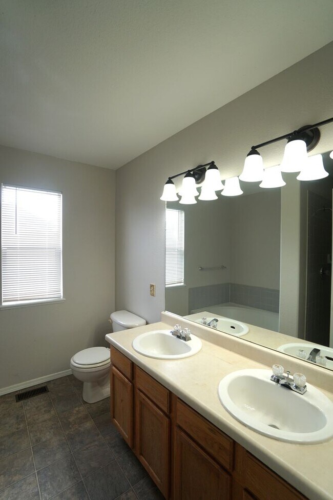 Building Photo - 6613 Payette Dr