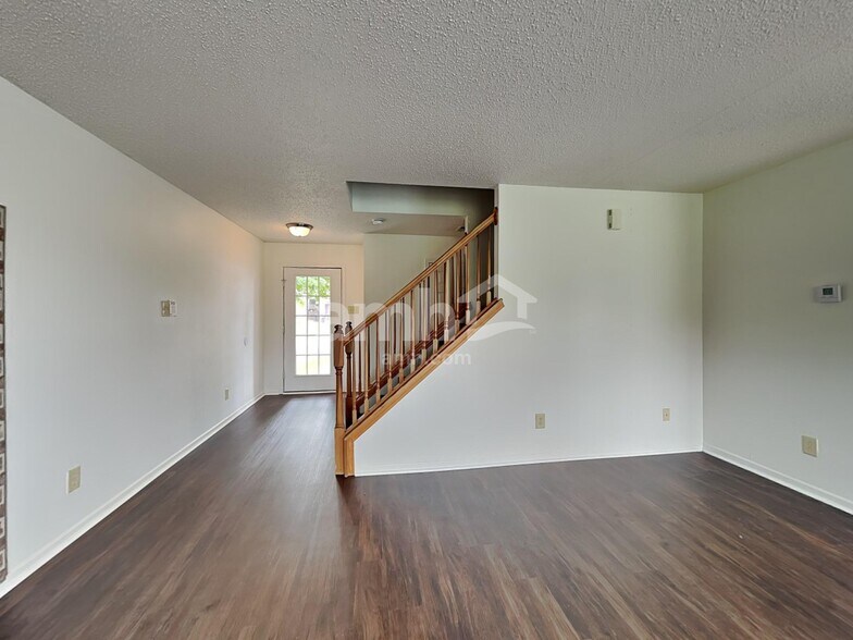 Building Photo - 7540 Wymm Ln
