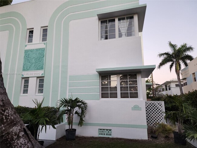 Building Photo - 2905 Sheridan Ave