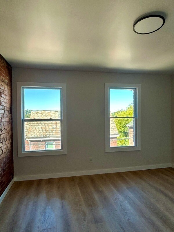Building Photo - 4042 Geneva St