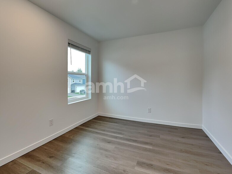 Building Photo - 5304 Turnstone St SE