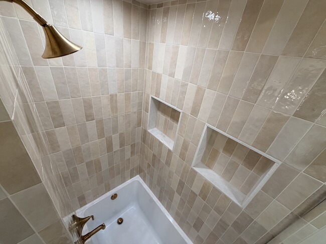 Building Photo - 1620 Ash St