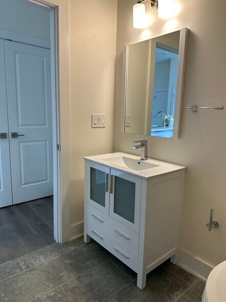 Building Photo - 1102 N 2nd St