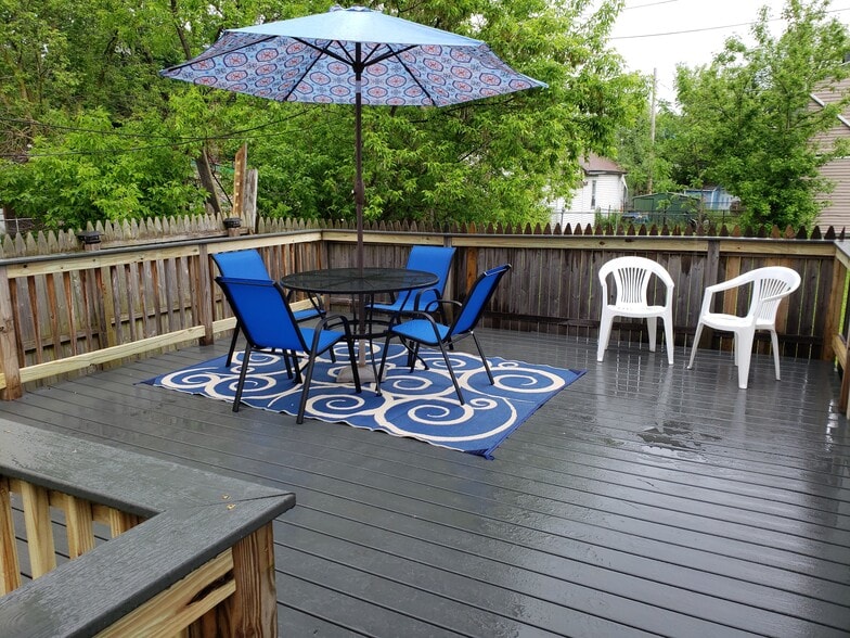 Deck - 380 Grant St