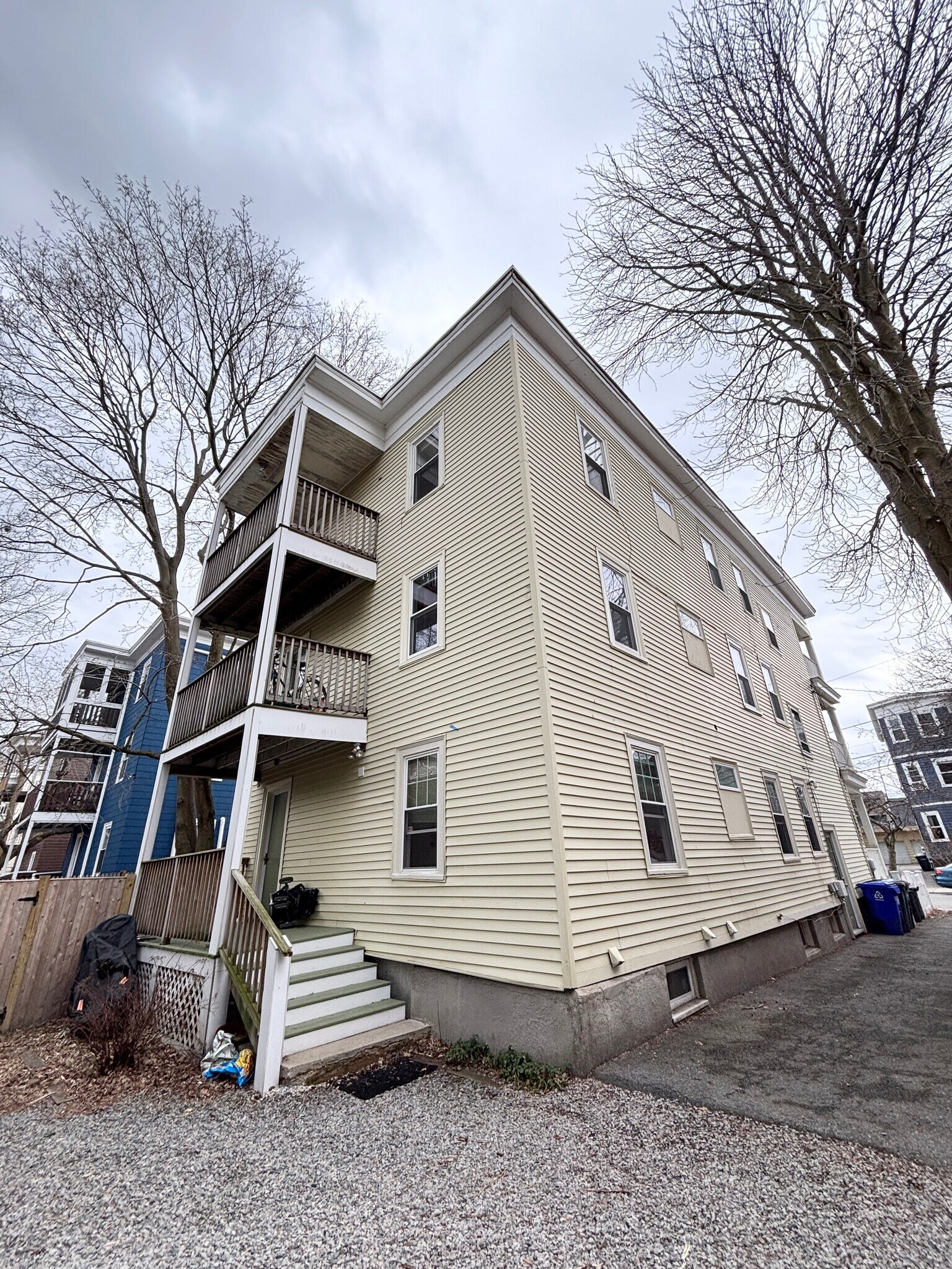 Building Photo - 94-96-96 Rossmore Rd