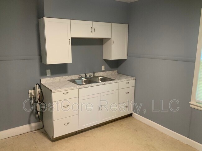 Building Photo - 4866 Tutwiler Ave