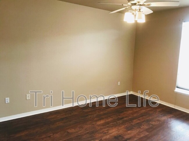 Building Photo - 10184 Park Meadows Dr