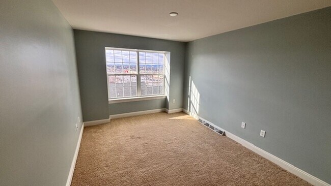 Building Photo - $2,000 townhome for rent Swatara township 3 bed 2.5 baths