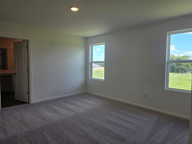 Building Photo - 319 Stonebrook Dr