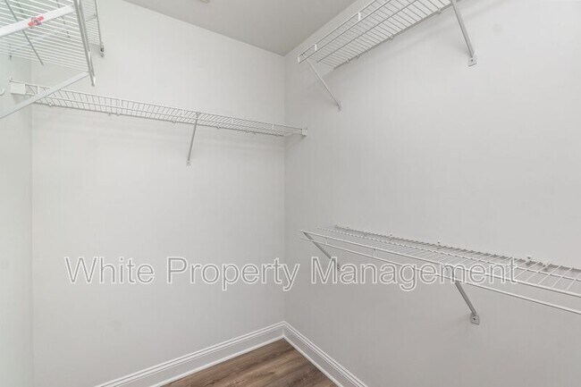 Building Photo - 4321 Esherwood Ln