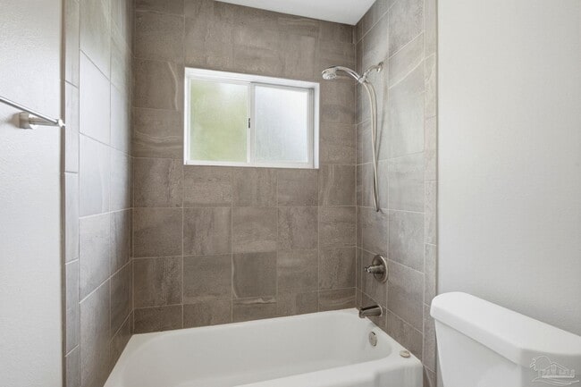 Building Photo - 302 Loruna Dr