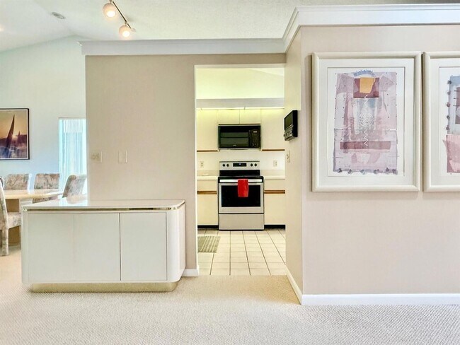 Building Photo - 10678 Ocean Palm Way
