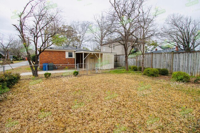 Building Photo - Charming Shandon Corner Lot Home – Hardwood Floors, Fenced Yard + $500 Off 2nd Month!