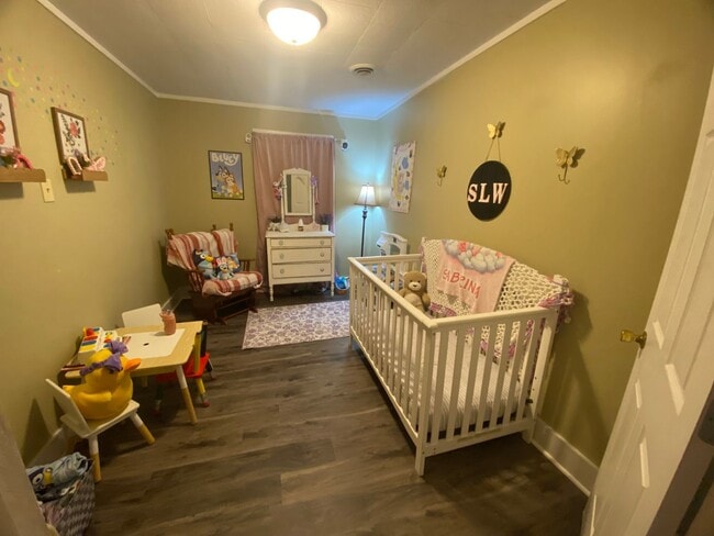 Building Photo - 2BR 1BA with carport