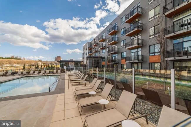 Building Photo - 145 Riverhaven Dr