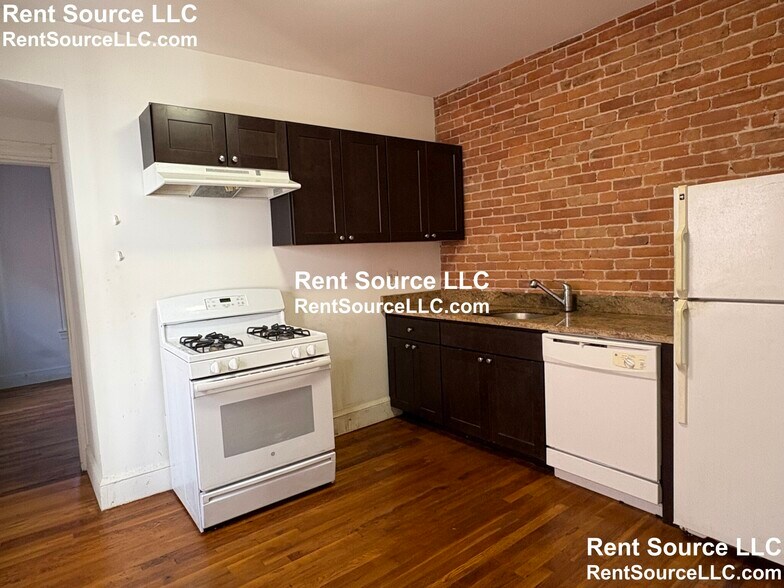 Building Photo - 248 Brookline St