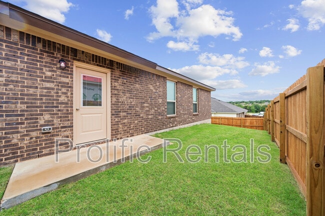 Building Photo - 101 Leon Ln