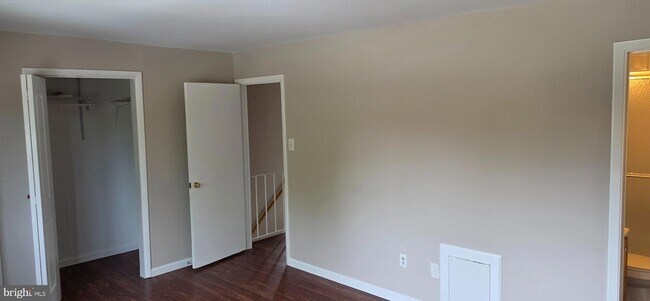 Building Photo - 5870 Chipwood Ct