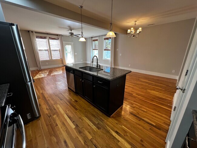 Building Photo - 110 Ellsworth Manor Dr