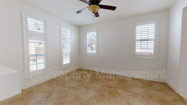 Building Photo - 1349 Piper Pl
