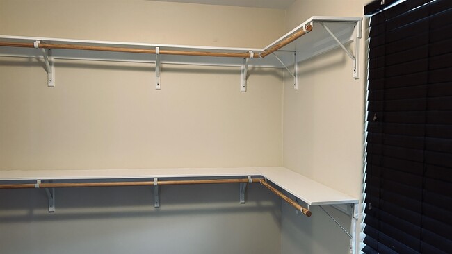 Building Photo - 332 Silverleaf Oak