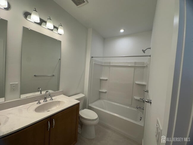 Building Photo - 10102 Donatello Dr