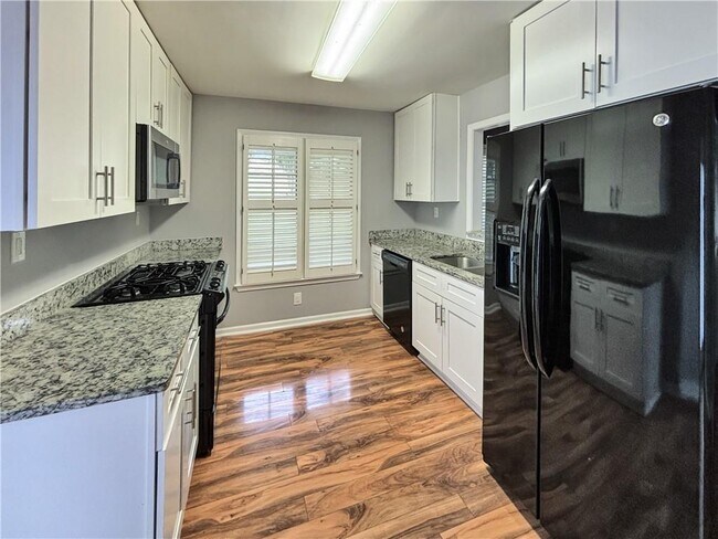 Building Photo - 6449 Ivey Chase SE