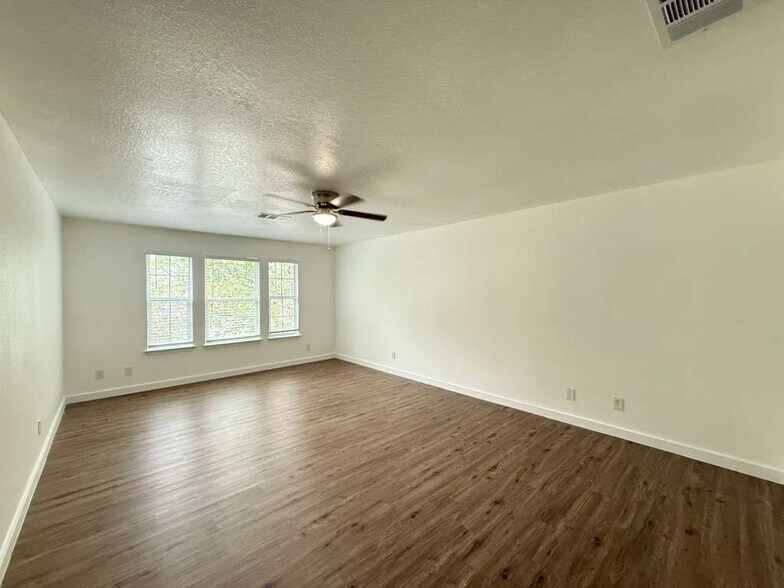 Building Photo - 6414 Kensinger Pass