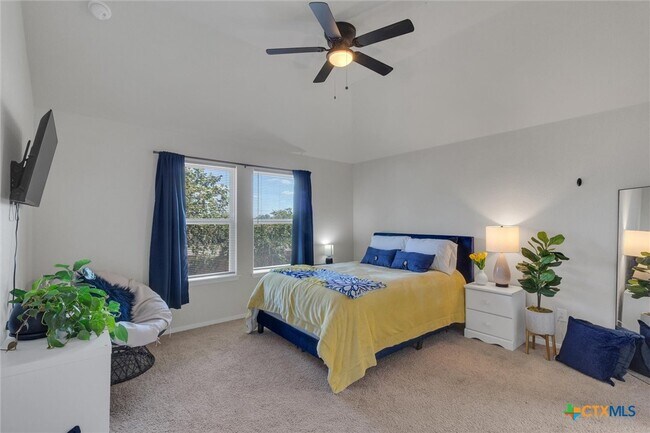 Building Photo - 425 Spiny Lizard Ln
