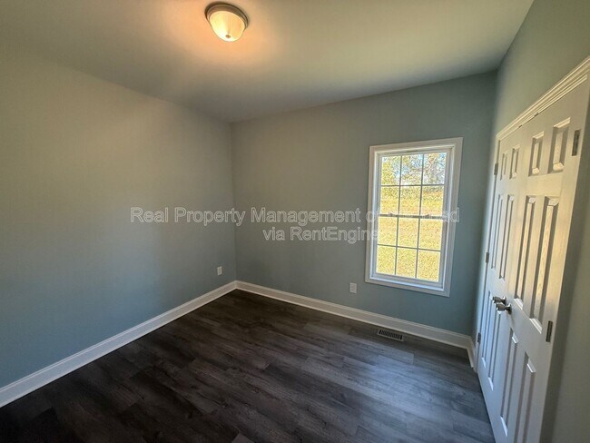 Building Photo - 3773 Hinshaw Country Rd