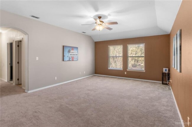 Building Photo - 30 Nicole Dr