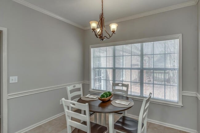 Building Photo - 340 Willow Ridge Cove