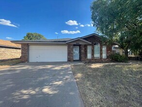 Building Photo - Beautiful Home Located Near Richard Lopez ...