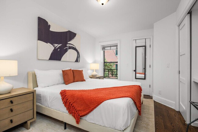 Building Photo - 49 W 16th St