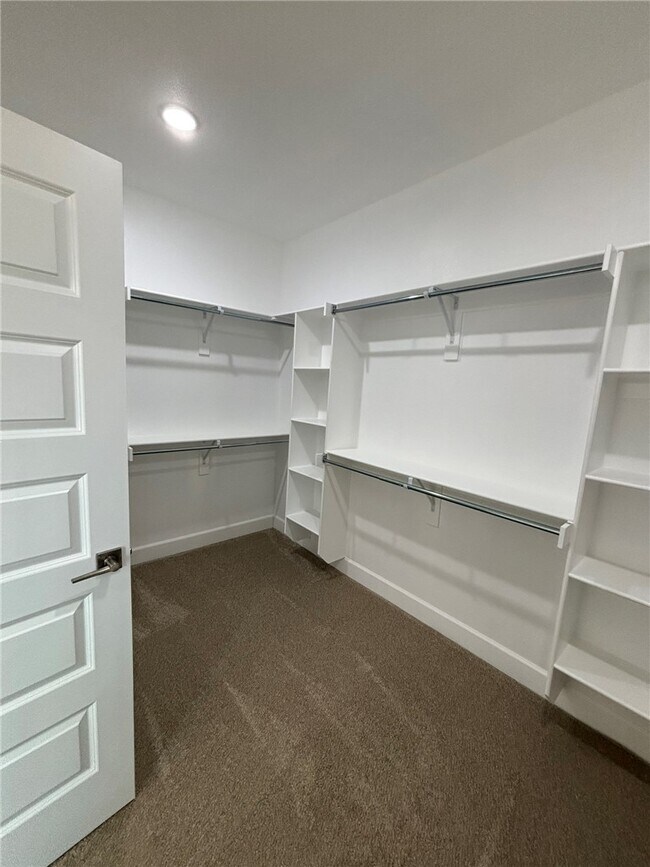 Building Photo - 2604 Bluster Dr