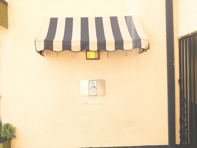 Building Photo - 500 Evergreen St