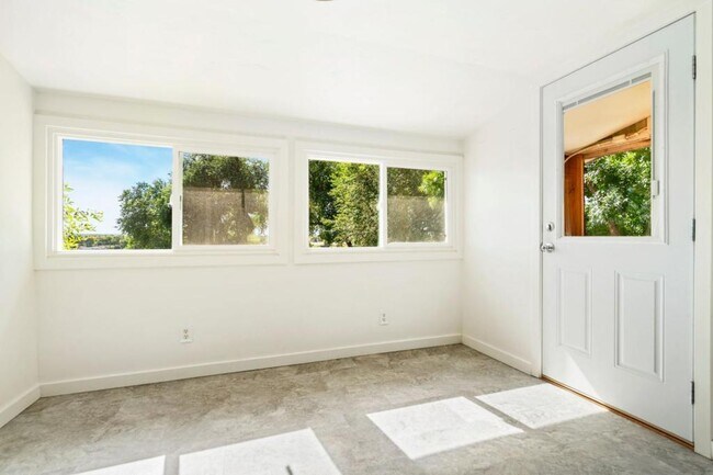 Building Photo - 3508 W Eisenhower Blvd
