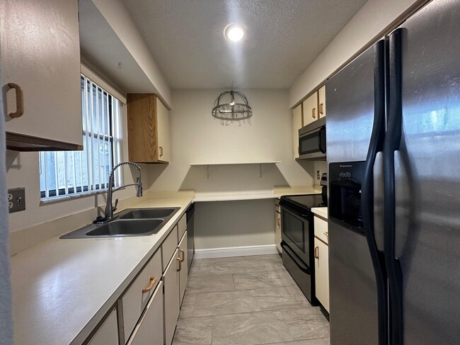 Building Photo - 5704 Channel Dr