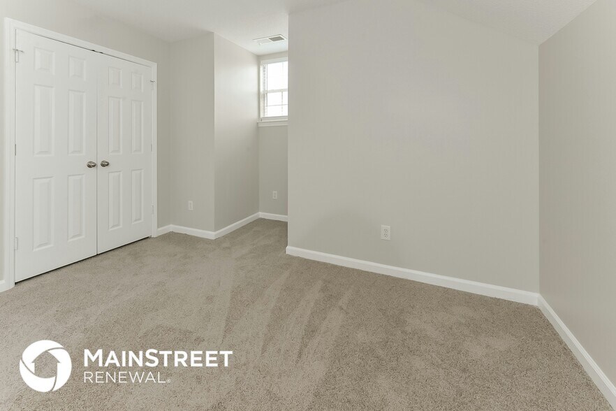Building Photo - 6005 Russet Meadows Dr