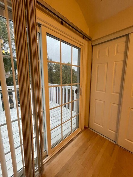 Building Photo - 717 Periwinkle Ln