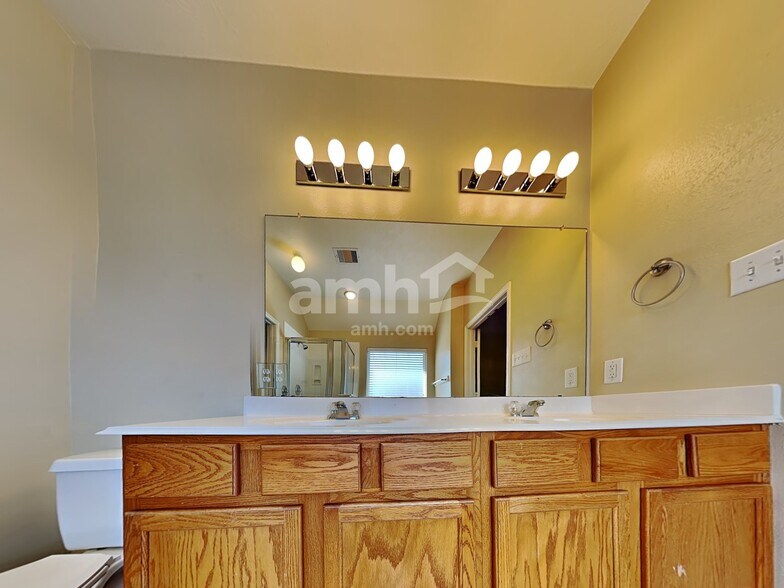 Building Photo - 19022 Walbrook Meadows Ln