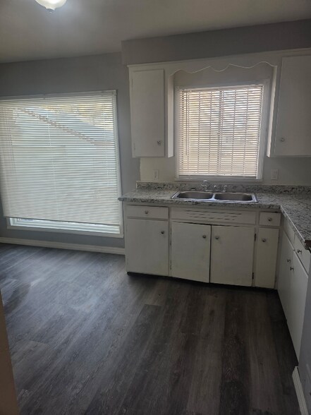 Building Photo - 5506 Baldwin Blvd